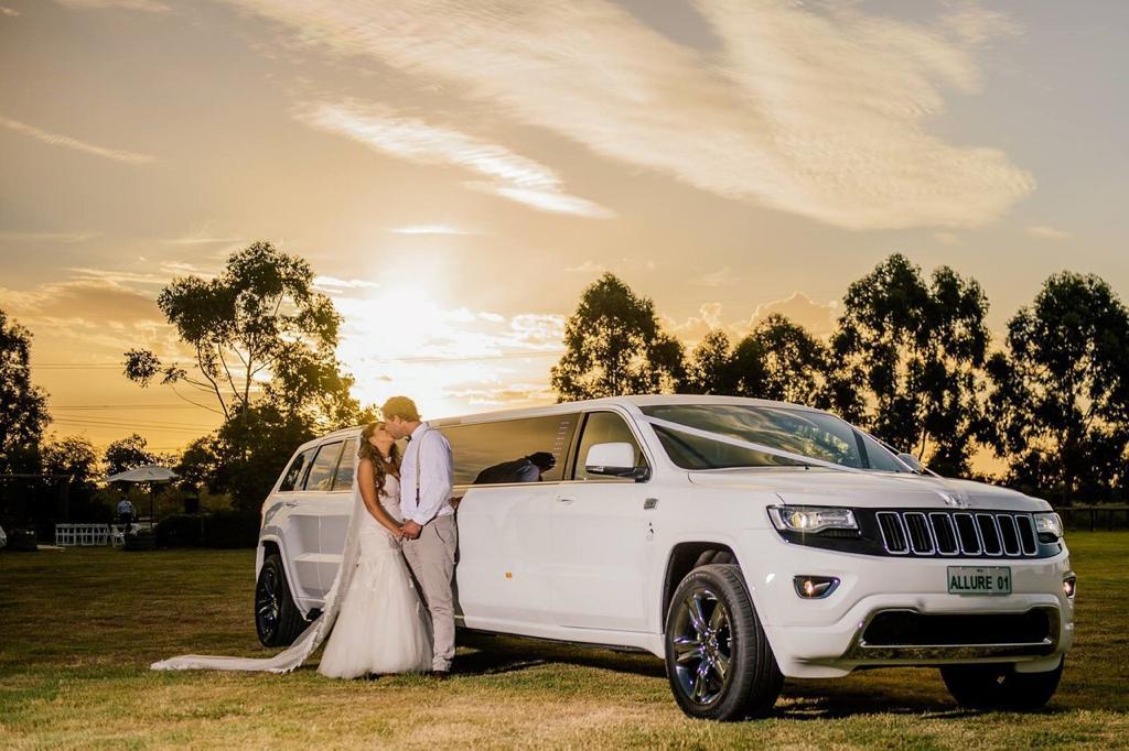 Wedding Limo Service | Limo Rentals