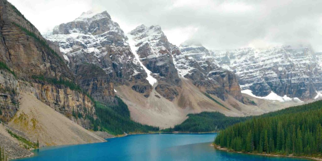 Moraine Lake Shuttle: Tips and Tricks for a Smooth Journey