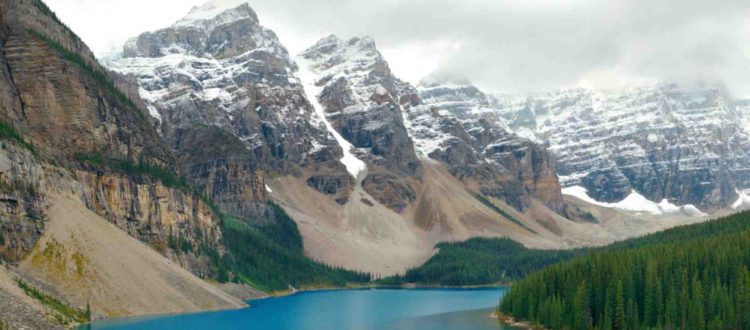 Moraine Lake Shuttle: Tips and Tricks for a Smooth Journey